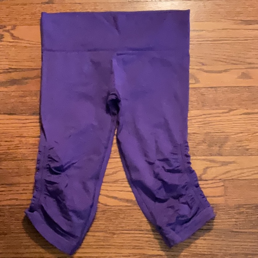 Lululemon purple crop leggings size 8